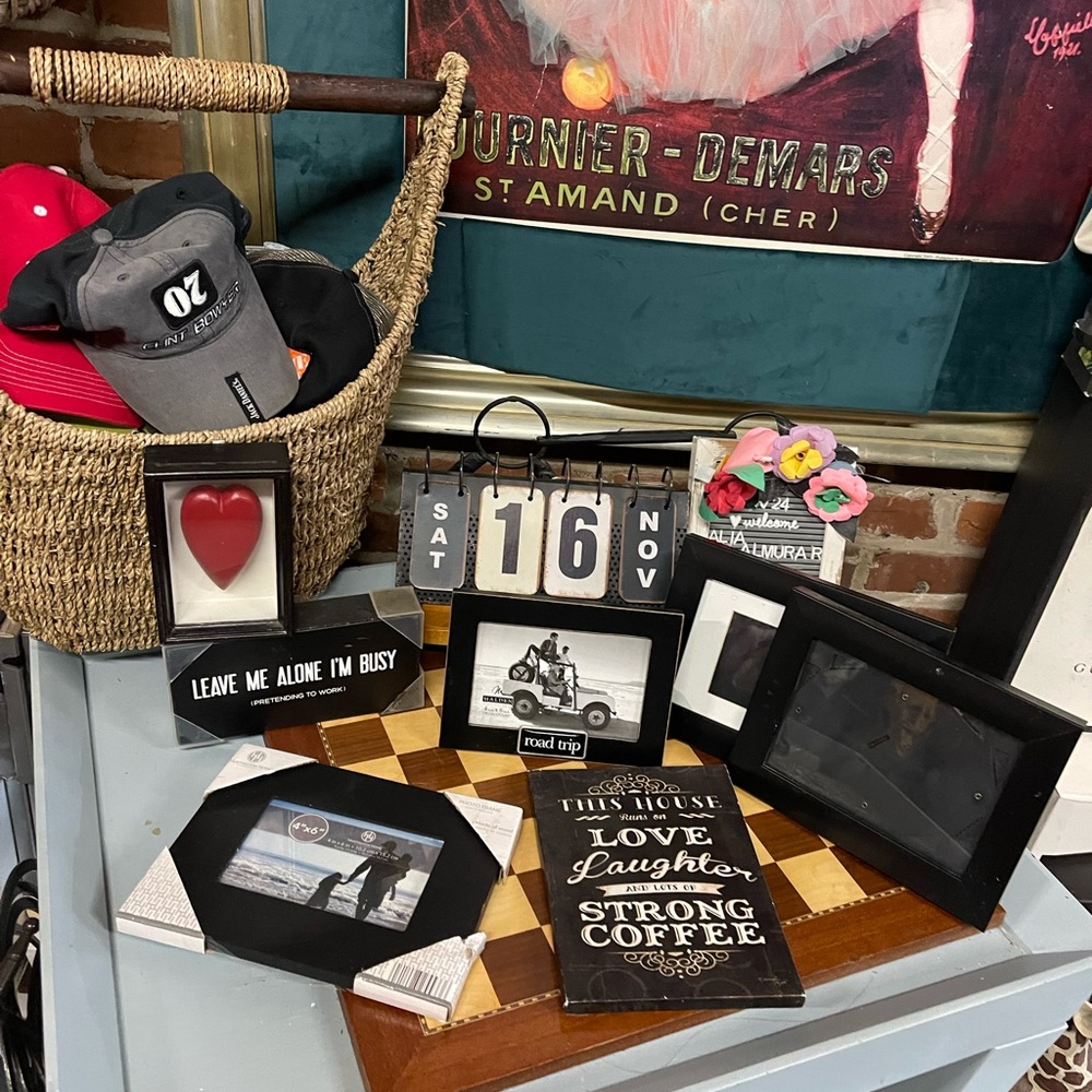Black bundle of frames arts